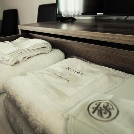 Hotel Season Ереван Екстериор снимка