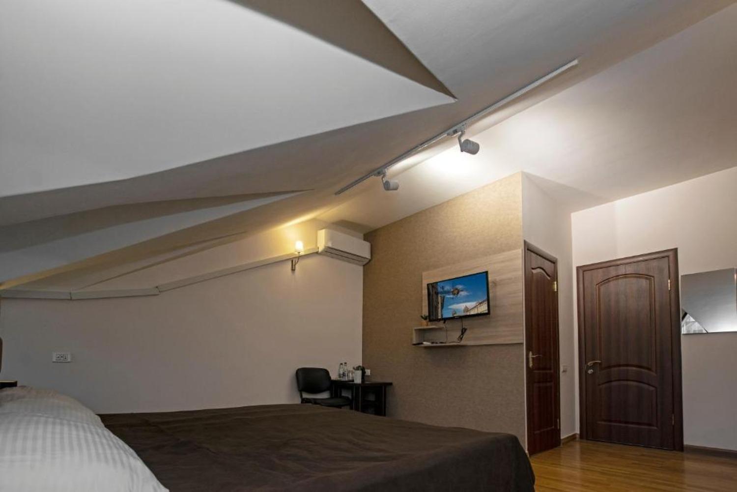 Hotel Season Ереван Екстериор снимка